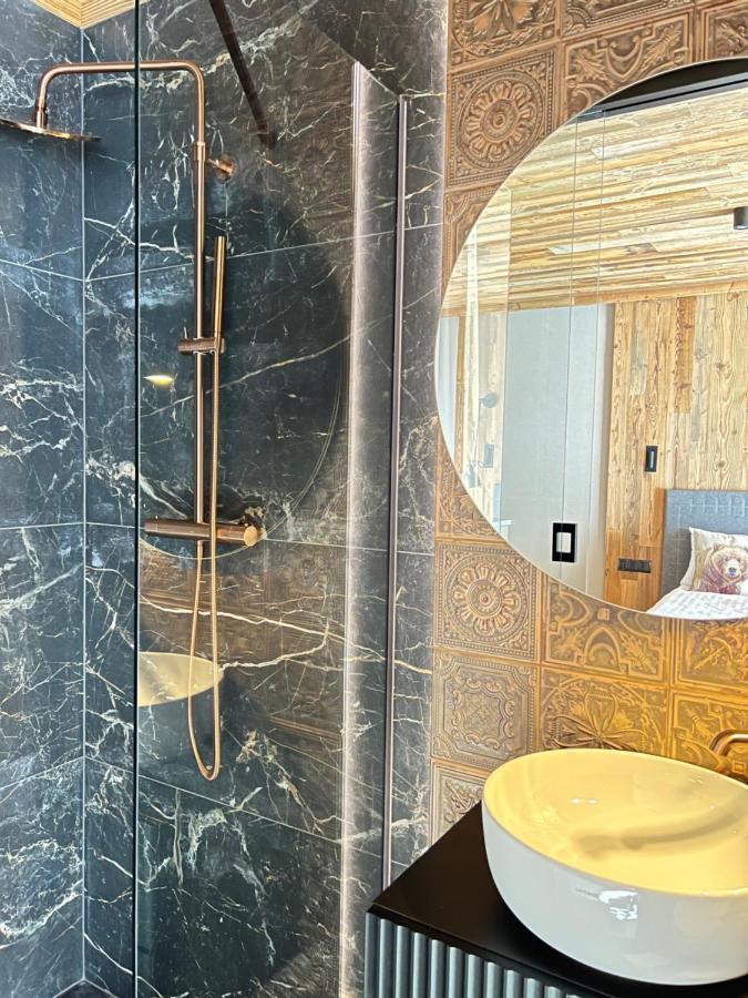 Apartski 18D زاكوباني المظهر الخارجي الصورة